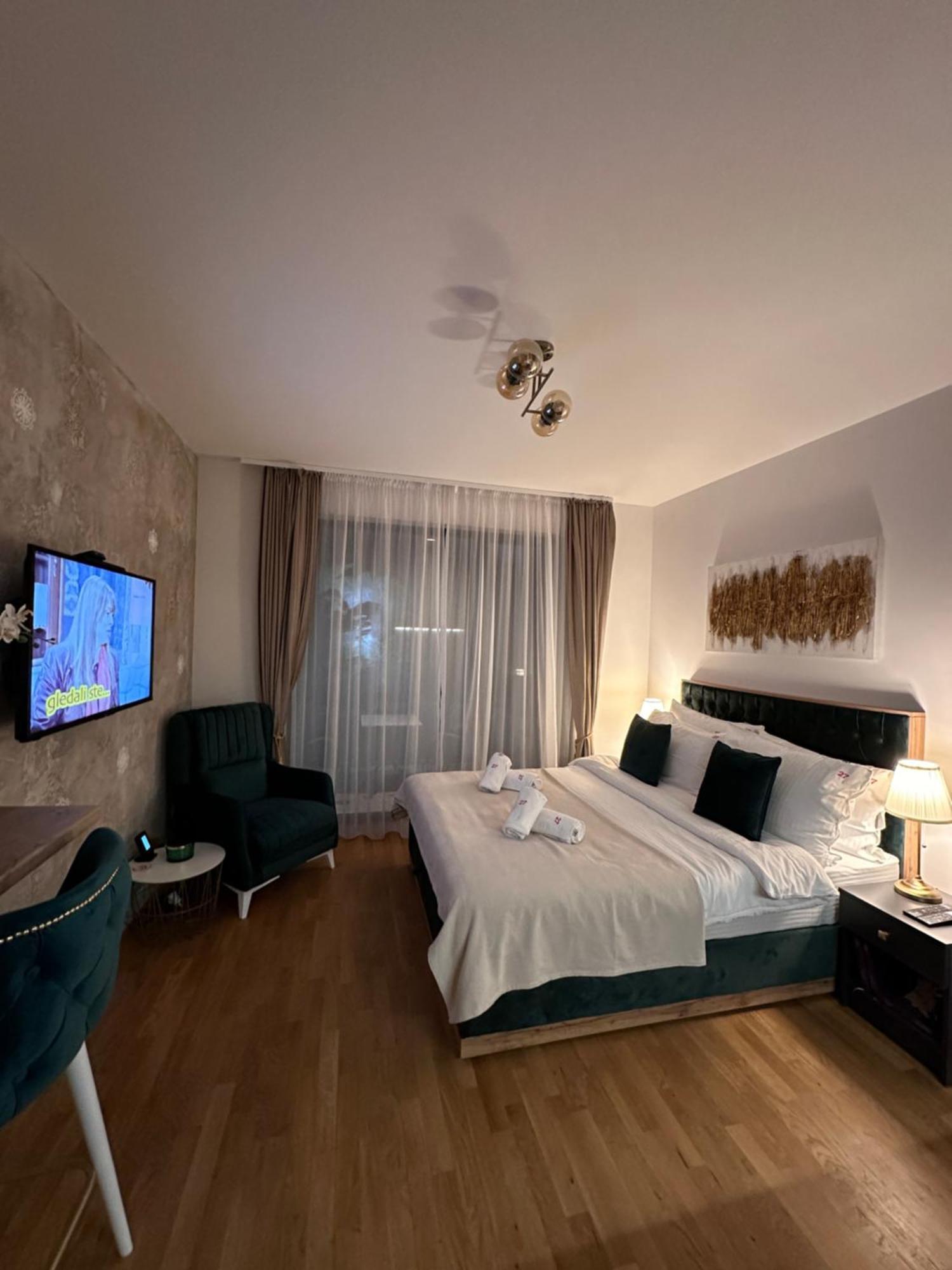 Apartment 27